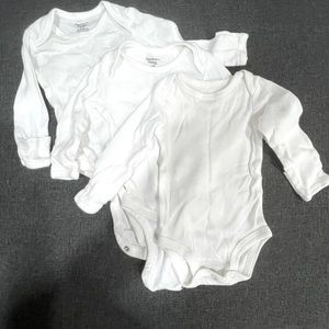 3 long sleeves white onesies